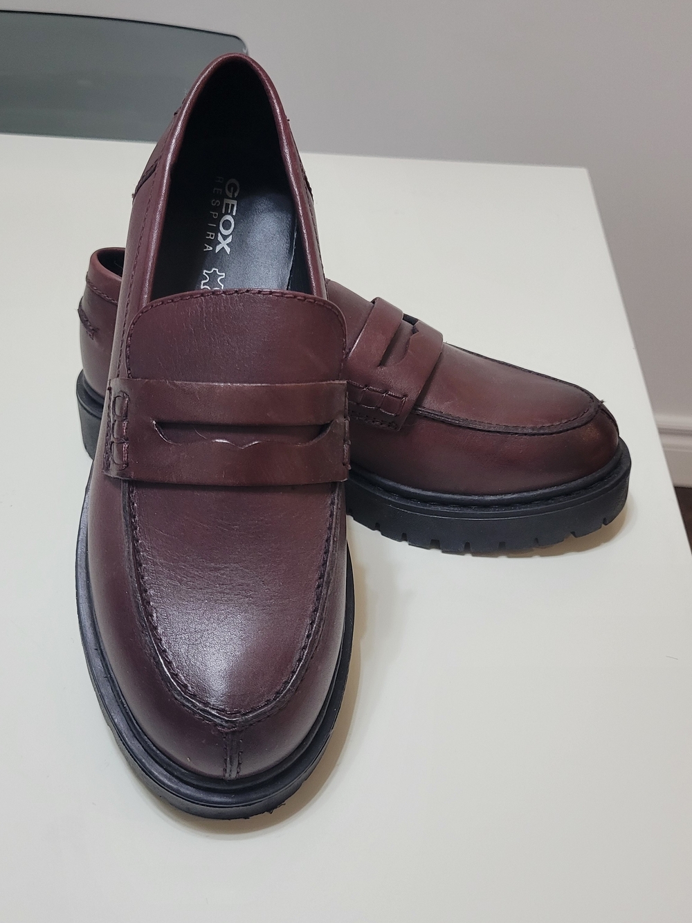 Geox Women’s Dark Burgundy Leather Slip-On Penny Loafers (37)